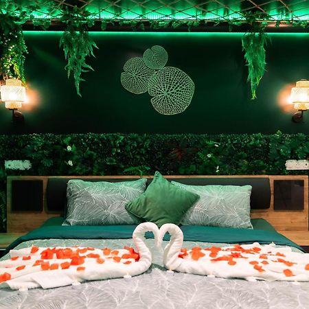 L'Oasis Tropicale, Jacuzzi, Love Room Roppenheim Ngoại thất bức ảnh