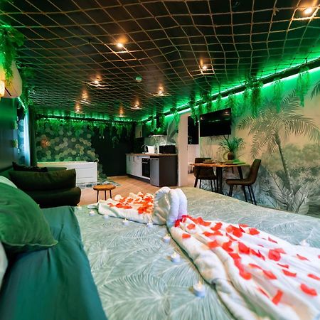 L'Oasis Tropicale, Jacuzzi, Love Room Roppenheim Ngoại thất bức ảnh
