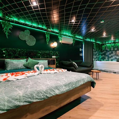 L'Oasis Tropicale, Jacuzzi, Love Room Roppenheim Ngoại thất bức ảnh