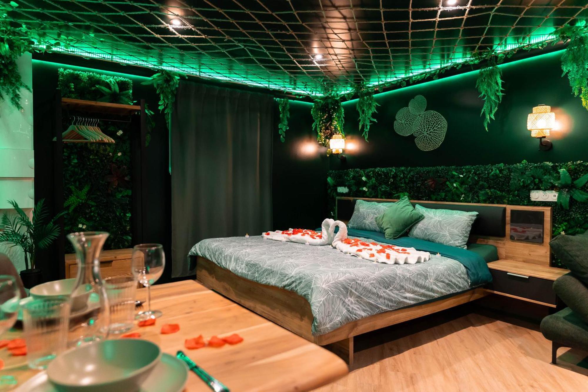 L'Oasis Tropicale, Jacuzzi, Love Room Roppenheim Ngoại thất bức ảnh