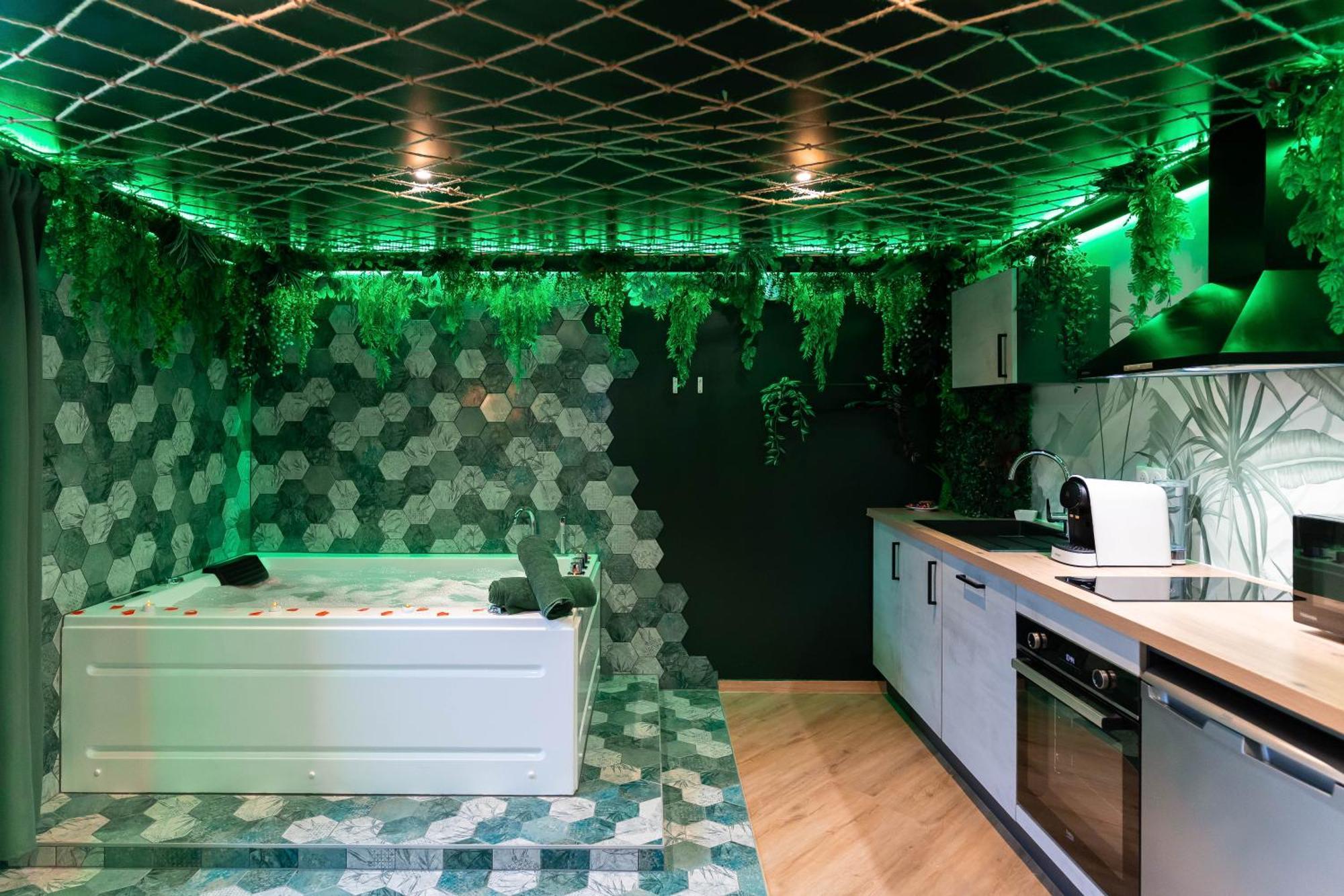 L'Oasis Tropicale, Jacuzzi, Love Room Roppenheim Ngoại thất bức ảnh